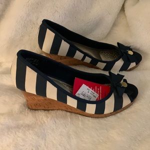 Dexflex Comfort Wedge Shoe